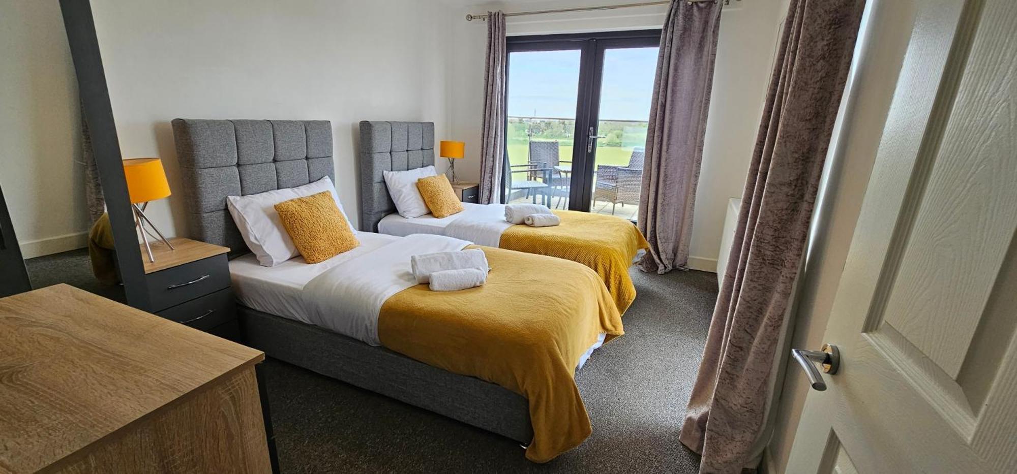 Heathrow Haven: Stylish Apartments In The Heart Of Slough Esterno foto